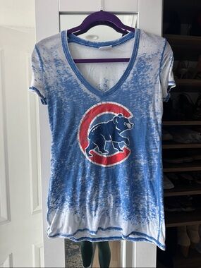 Chicago Cubs Vintage-Style Blue & White V-Neck Tee
